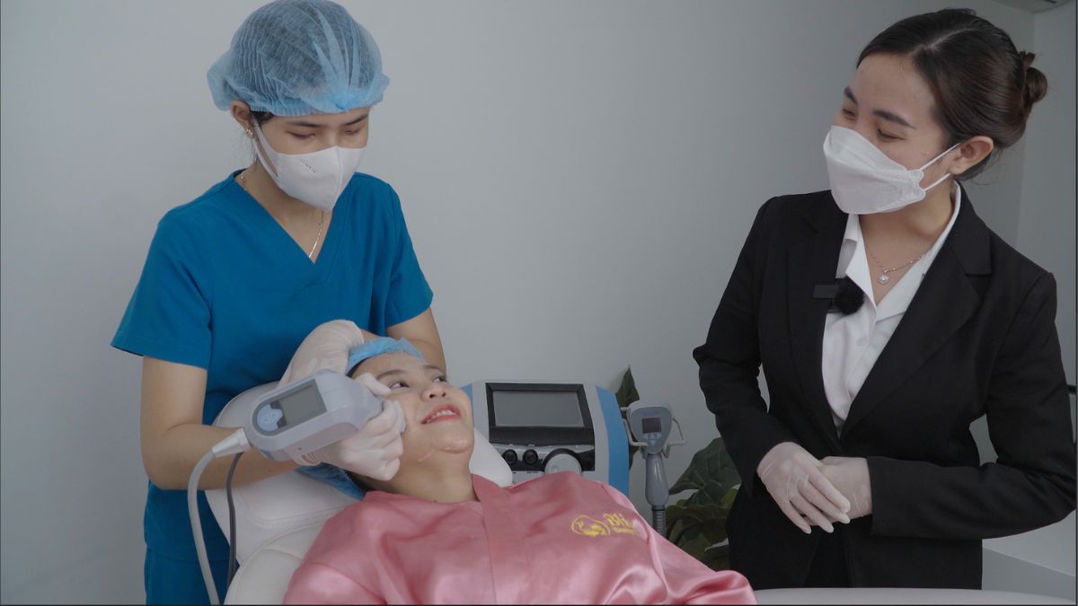 nang-co-tre-hoa-da-exilift-face