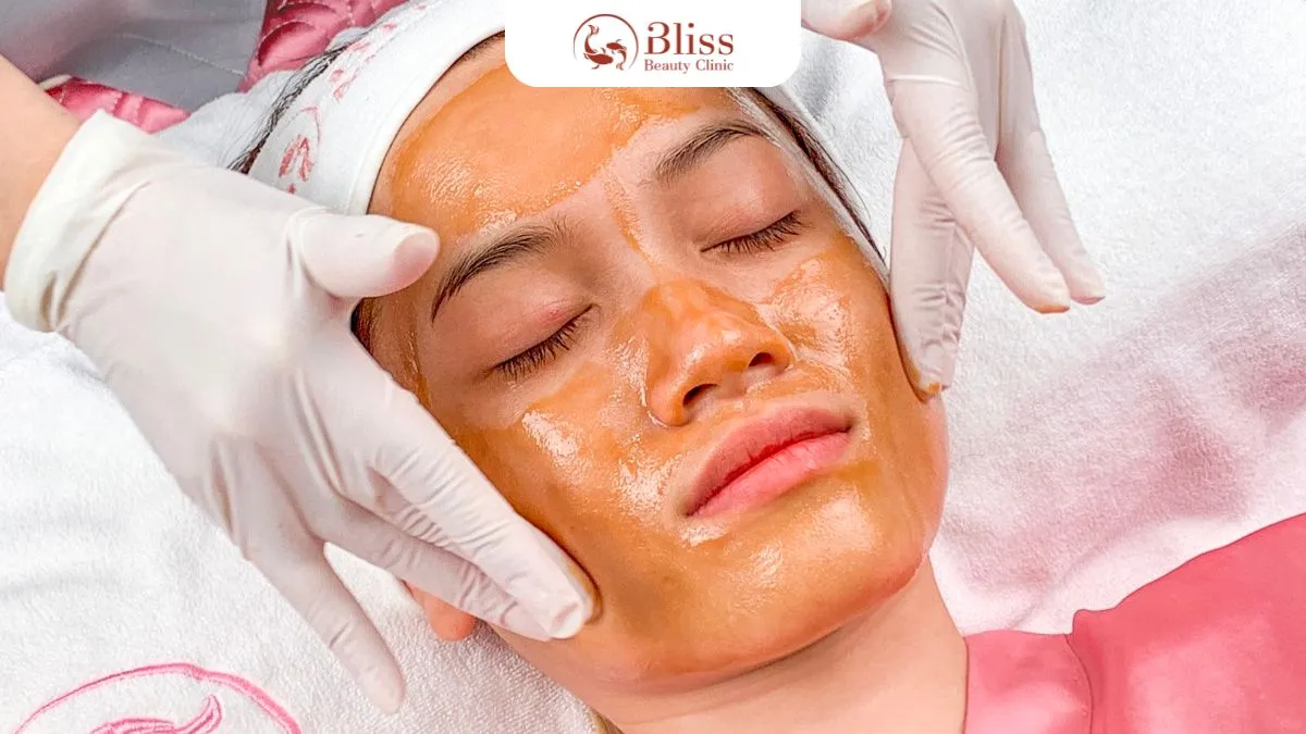 dich-vu-cham-soc-da-mun-cao-cap-acni-diamond