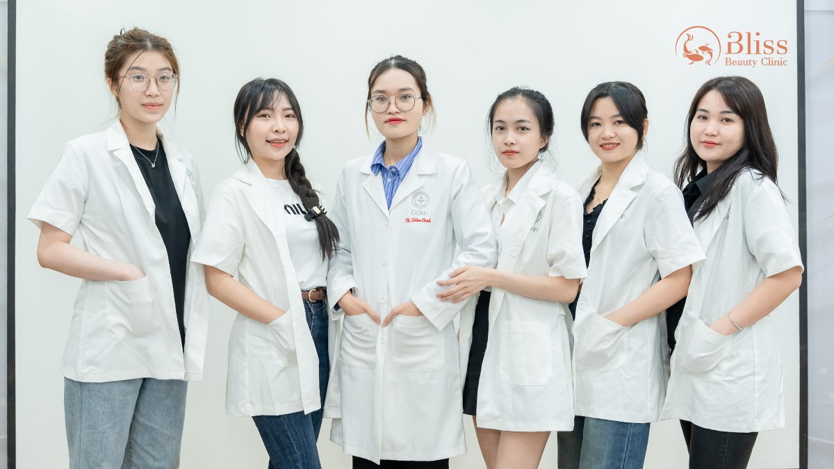 Bác sĩ Trâm Oanh đồng hành cùng buổi workshop xu hướng trẻ hoá da thế hệ mới exosome