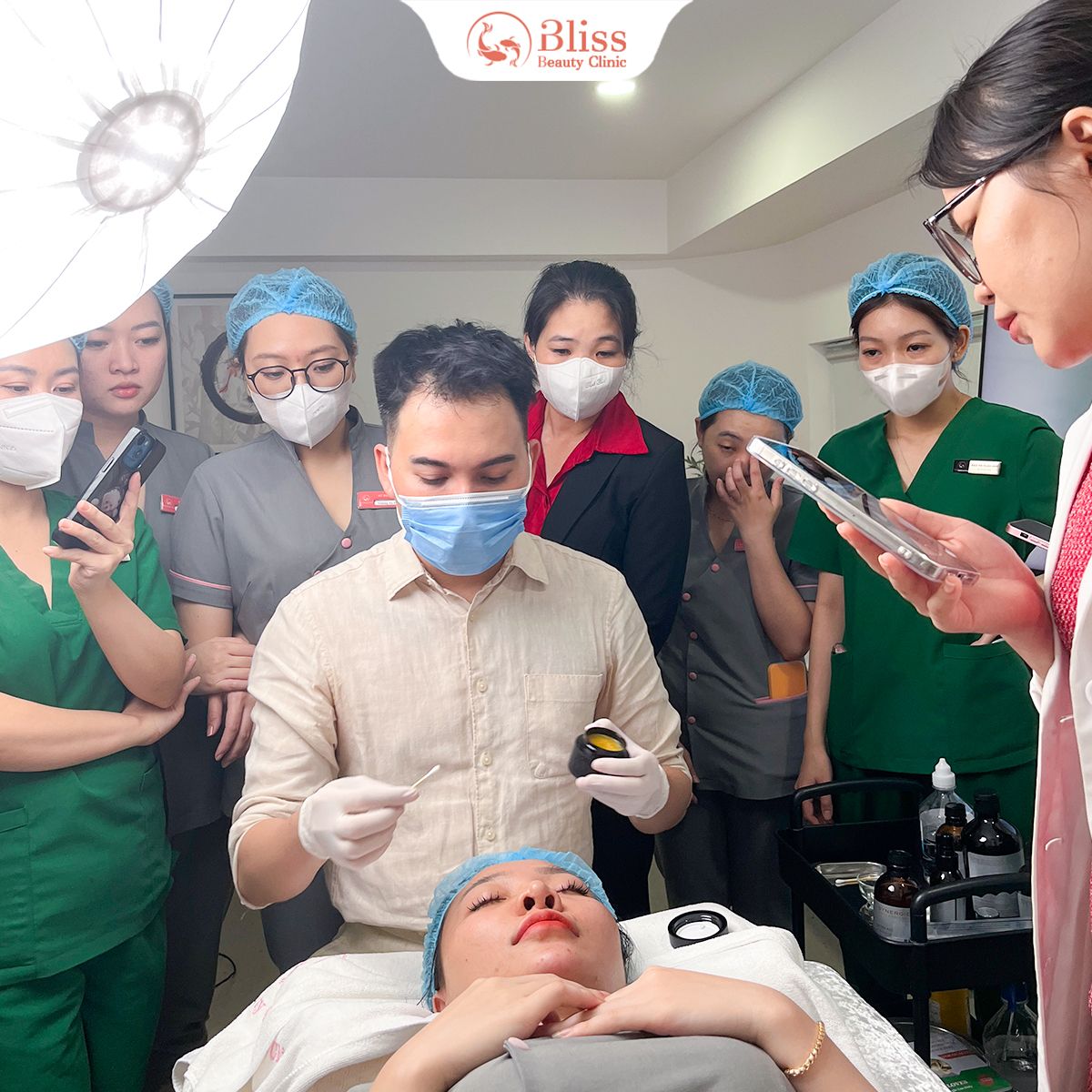 Bliss Beauty Clinic đào tạo
